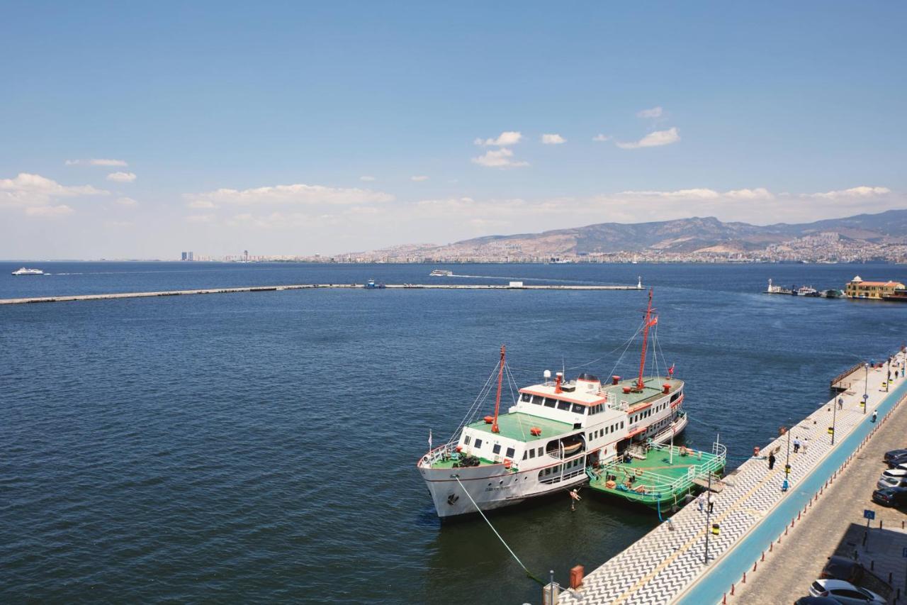 Izmir Marriott Hotel Екстериор снимка The port of İskenderun