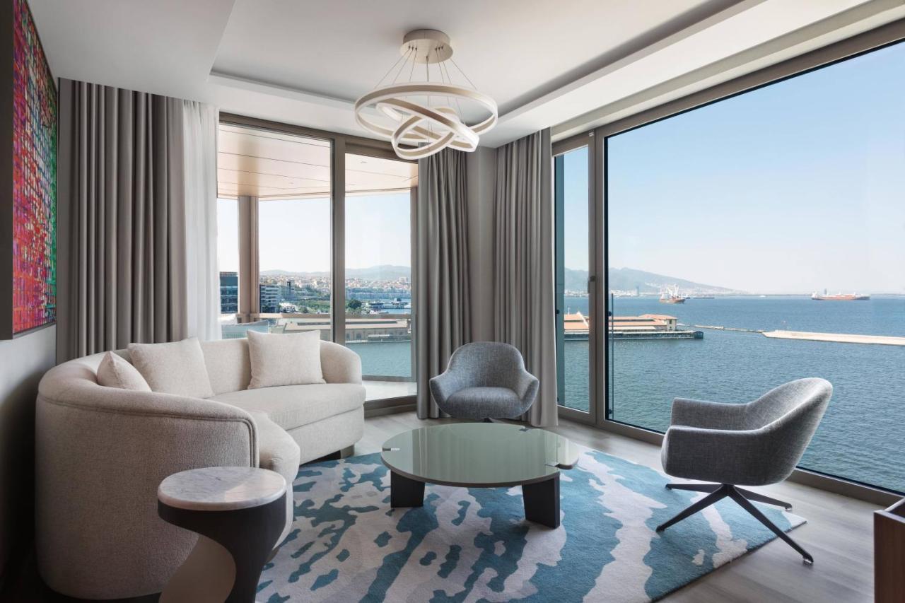 Izmir Marriott Hotel Екстериор снимка Suite at the Westin Athens