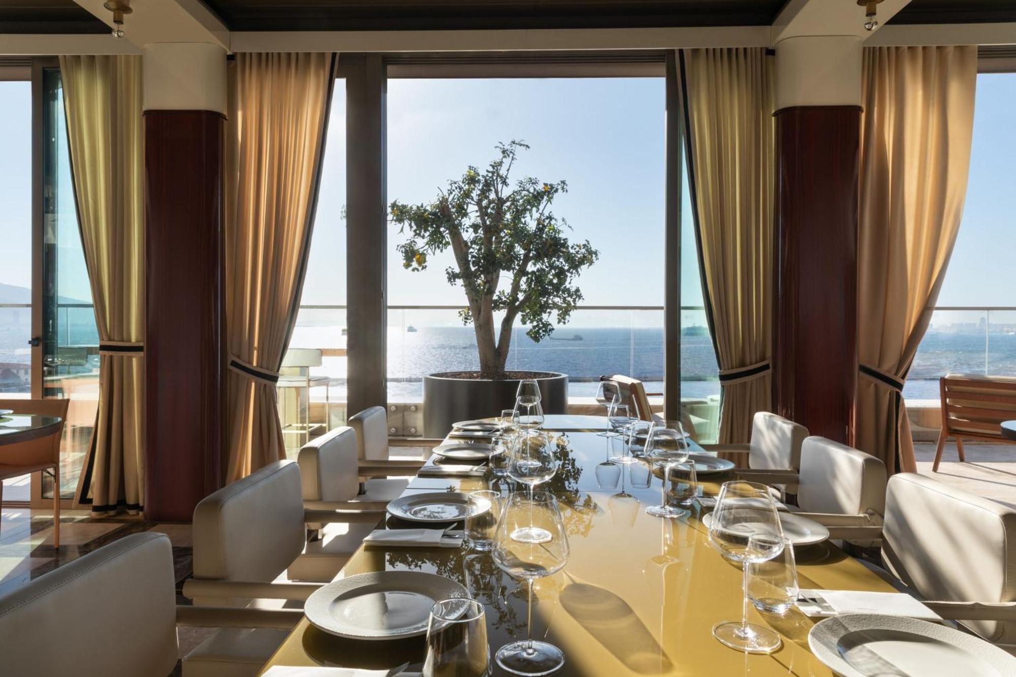 Izmir Marriott Hotel Екстериор снимка The restaurant