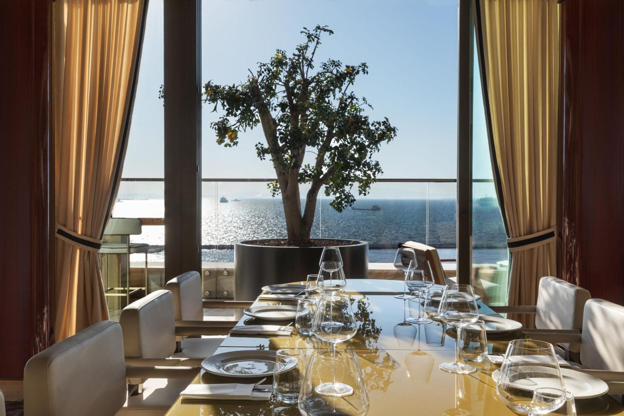 Izmir Marriott Hotel Екстериор снимка The restaurant
