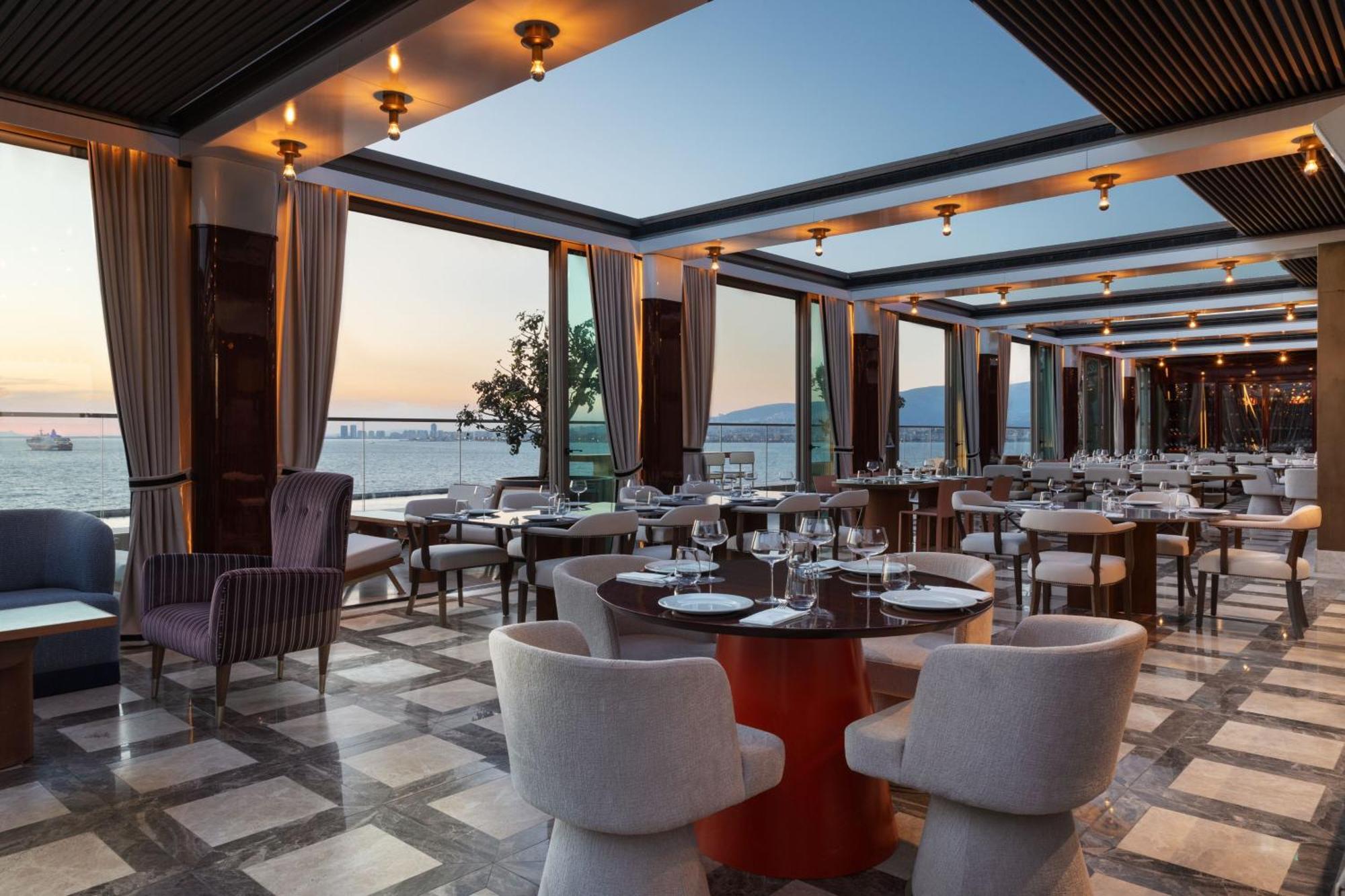 Izmir Marriott Hotel Екстериор снимка The restaurant