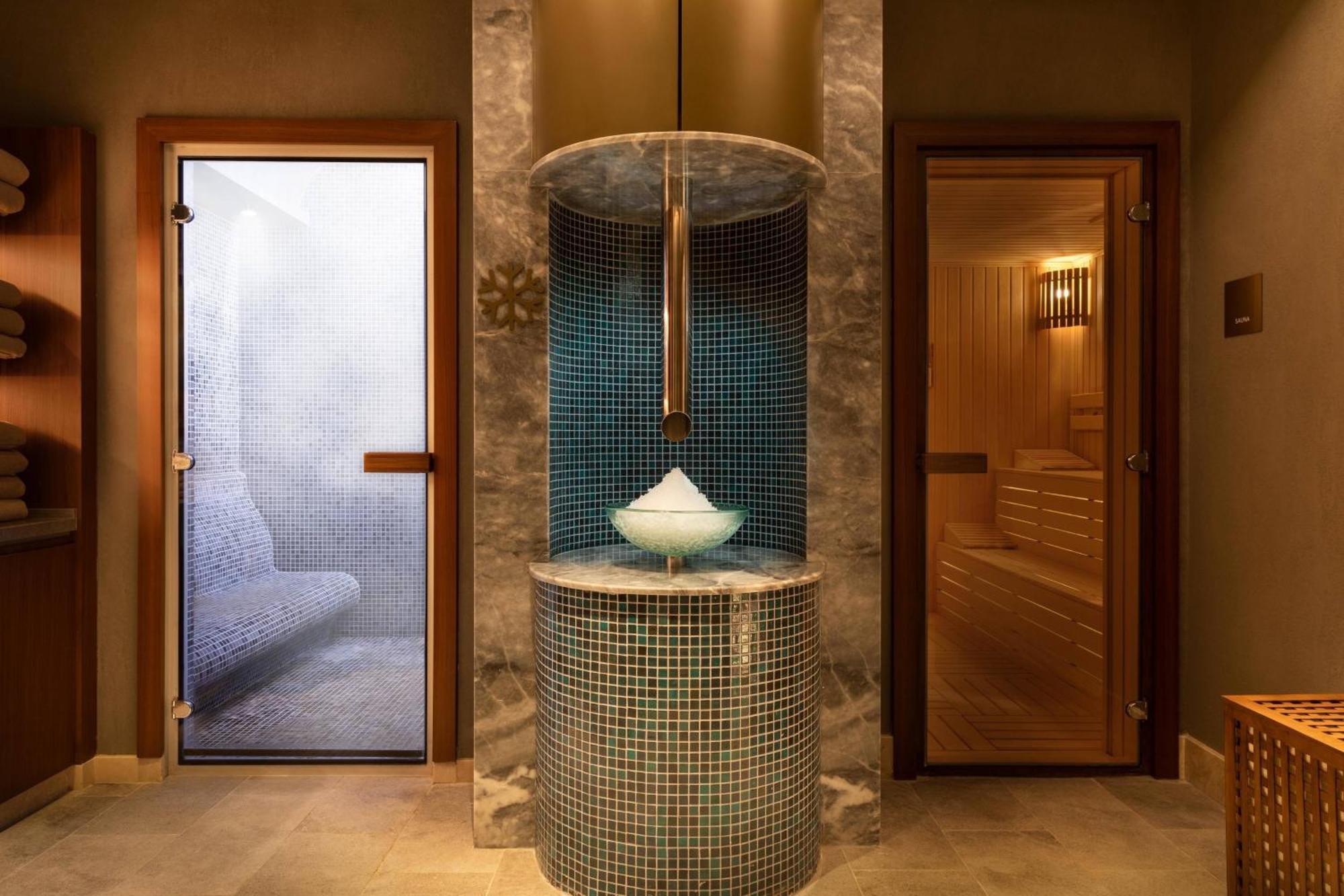 Izmir Marriott Hotel Екстериор снимка Spa at The Oberoi, Mumbai